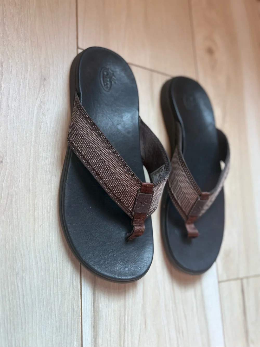 Chaco Men’s Flip Flops Brown Toe Post Sandals Size 9
